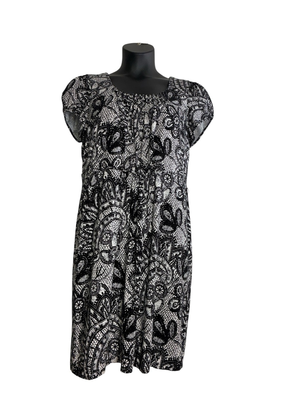 Calvin Klein Dress Black and White Lace Pattern Short Sleeve